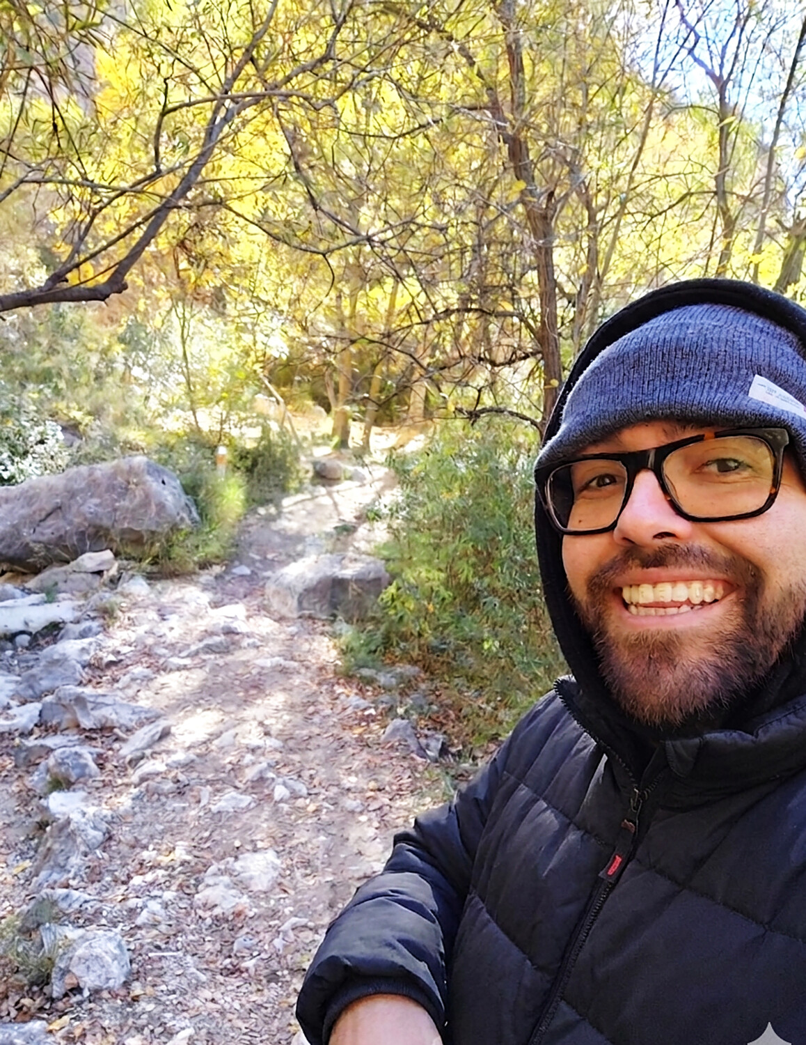 Jaime, en una ruta de senderismo en otoño